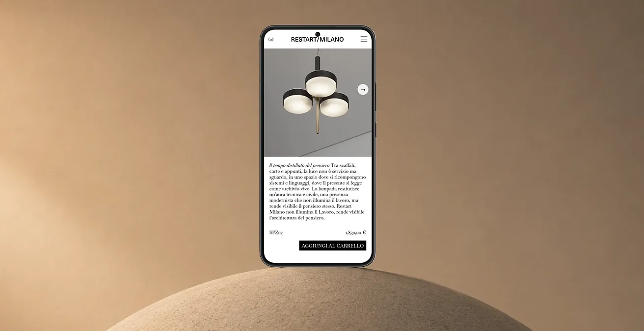 E-commerce Restart/Milano, scheda prodotto della lampada Spazio su smartphone